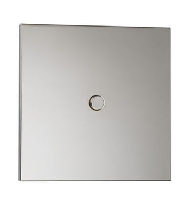Interrupteur poussoir de la collection Neva avec finition Nickel Miroir